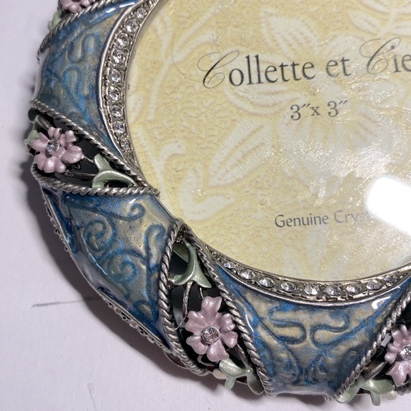 Vintage Collette et Cie 3" x3" Frame with Crystals - Picture 5 of 7